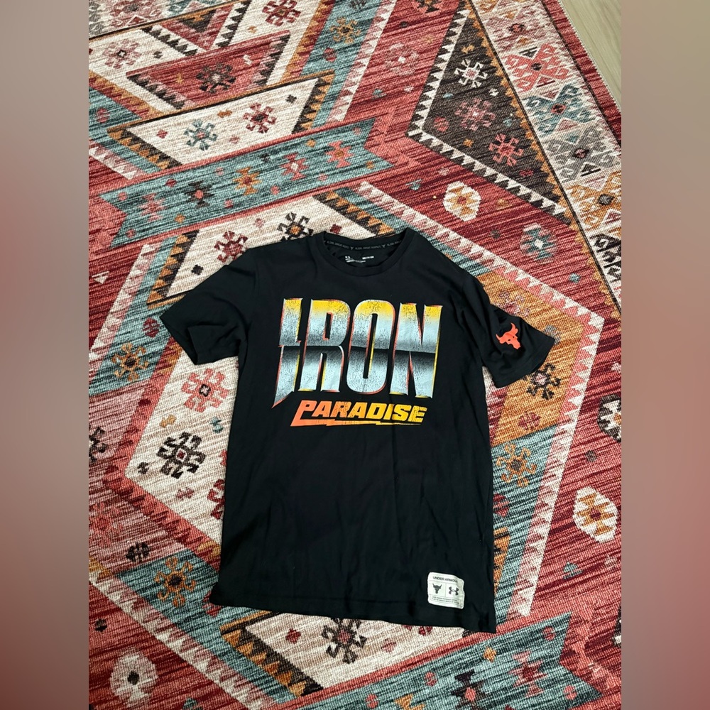 Men’s Small Project rock Under Armour tee